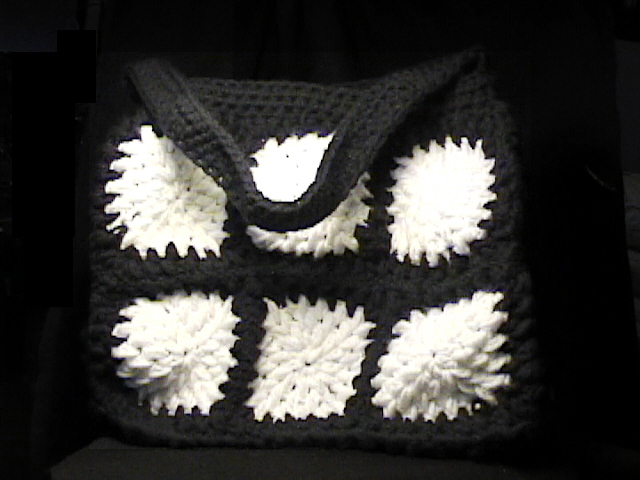 Crochet Totebag in Black & White front